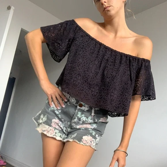 Off the Shoulder Top - Picture 4 of 4